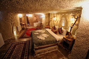 2 bedrooms, minibar, in-room safe, individually decorated - Cappadocia Ennar Cave Swimming Pool Hot & SPA (Nevsehir)