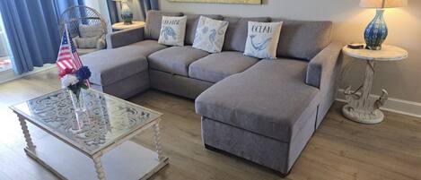 Smart TV, DVD player, livros