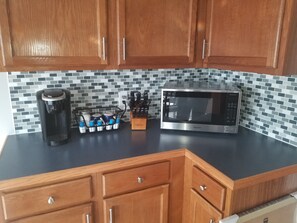 Fridge, microwave, oven, stovetop - Country's Edge Near The Ark Encounter  (Berry)