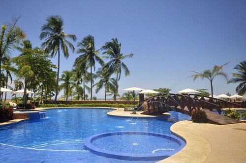 The Palms Jaco 1001 penthouse on the beach