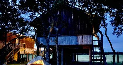 Tree House Bungalow @ Bergheim Ranch