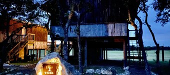 Tree House Bungalow @ Bergheim Ranch