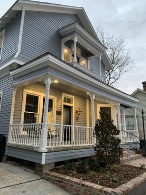 Exterior detail - The Historic Rex House (Baton Rouge)