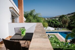Balcony view - La Perla de Frigiliana Bed & Breakfast Deluxe (Frigiliana)