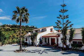 Front of property - La Perla de Frigiliana Bed & Breakfast Deluxe (Frigiliana)