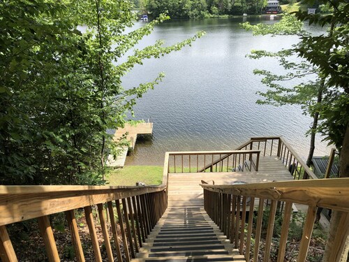 Relax on pristine Lake Eden
