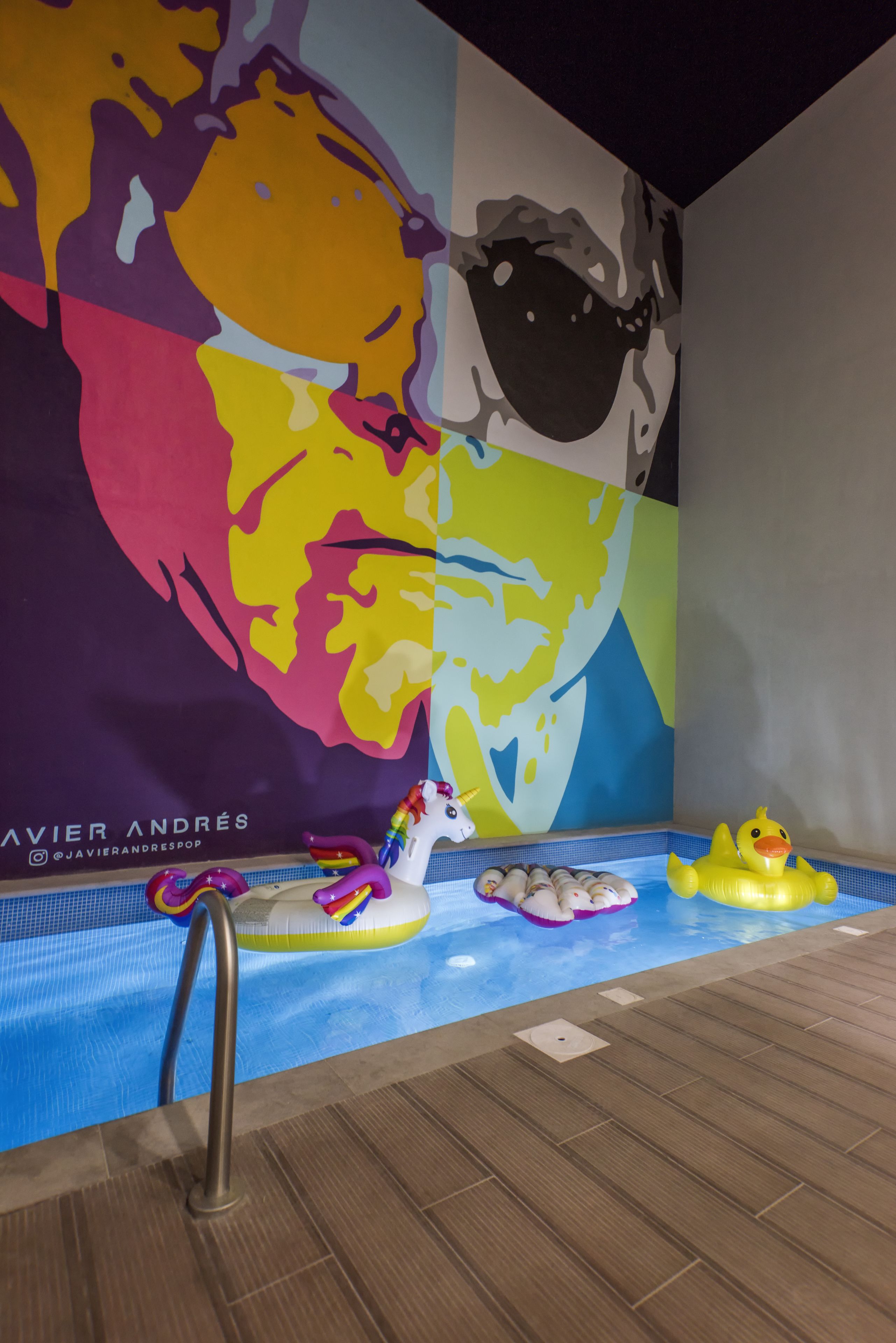 Seasonal outdoor pool, open 9:00 AM to 9:00 PM, sun loungers