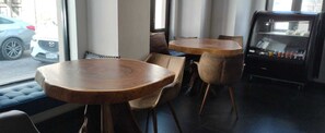Coffee shop