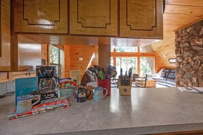 Interior - Peckerwood Knob Sunrise Cabin; Seclusion in the Mountains of SE Oklahoma  (Smithville)