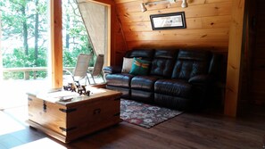 Fireplace, books, stereo