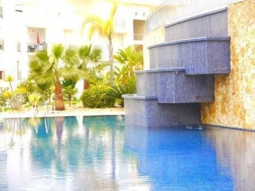  Appartement situé dans un condominium privé avec un excellent réseau solaire