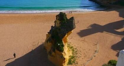 Apartment in private condominium with excellent sun exposure