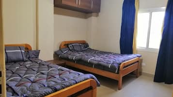 2 bedrooms, iron/ironing board, WiFi