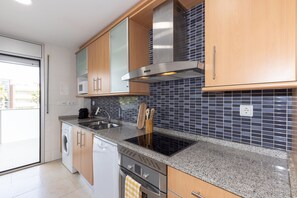 Fridge, microwave, oven, dishwasher