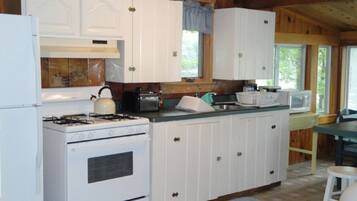 冰箱、微波炉、烤箱、炉灶