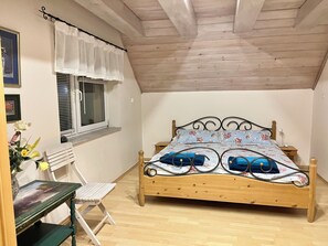 2 chambres, fer et planche à repasser, lit parapluie, Wi-Fi gratuit