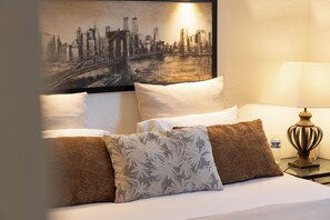5 habitaciones, escritorio, tabla de planchar con plancha y wifi gratis 