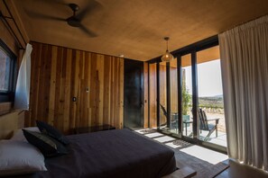 Decoración individual, mobiliario individual, cortinas opacas