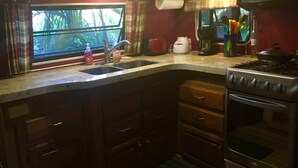 茶具/咖啡用具、冰箱、微波炉、烤箱