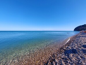 Ubicación a pie de playa y tumbonas