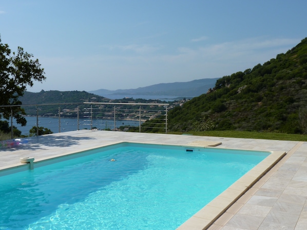 Piscine extérieure, piscine chauffée