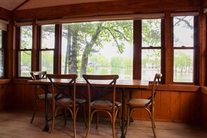 Dining - Vintage Cottage on Lake Delton (Wisconsin Dells)