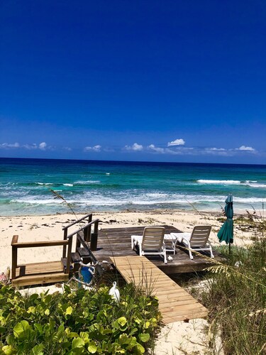 BEACHFRONT HOME 1 BETT / BAD $ 249 2 BETT / BAD $ 349