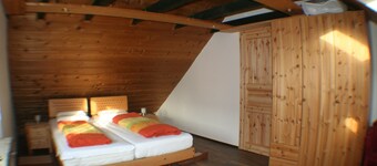 Feel-good nest with children's bunk