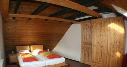 Feel-good nest with children's bunk