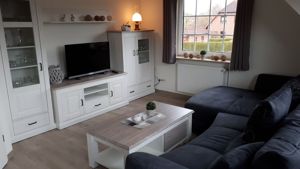 Sonnige Ferienwohnung Mit Balkon Und Teichausblick - Moormerland