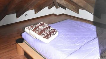 2 quartos, ferros/tábuas de passar roupa, Wi-Fi, roupa de cama