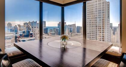 Risteilyt River North w / upeat näkymät Lake & City, Hotel-kuin mukavuudet