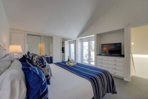 2 bedrooms, desk, iron/ironing board, travel crib