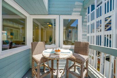 Charming Mission Beach Retreat!