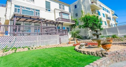Great Views Studio apartment near Little Italy