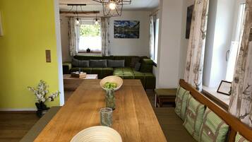 Nhà, 5 phòng ngủ, không hút thuốc, quang cảnh núi (incl. EUR 110 cleaning fee) | Khu vực ăn uống tại phòng