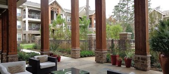 Resort Style 2 Bedroom/2 Bath Apt./Condo in The Wo