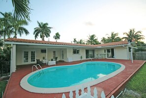 Outdoor pool - Exclusive Home By Traveline Plus (Hollywood)