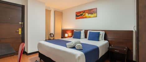 Deluxe Double Room, 1 King Bed | Premium bedding, down duvets, memory-foam beds, in-room safe