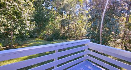 The Edisto Escape 5 Min Drive From Beach - 3bdrm, sleeper, NEW Queen Beds!