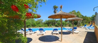 Can Palea, Wi-fi free, private pool, garden, 15 minutes from the beach Es Trenc