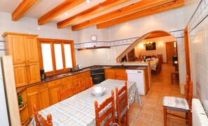 Refrigerador, microondas, horno y lavavajillas