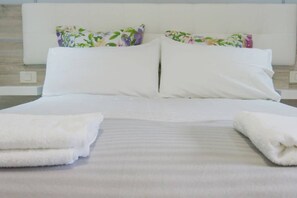 3 Schlafzimmer, Schreibtisch, Bügeleisen/Bügelbrett, kostenloses WLAN