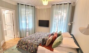 3 chambres, fer et planche à repasser, Wi-Fi, draps fournis