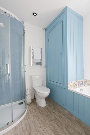 Hair dryer, towels - Lobster Pot, Portloe, views of the village and sea (Portloe)