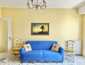 TV - Carré d'Or-Promenade des Anglais-great location! Charming spacious with terrace (Nizza)