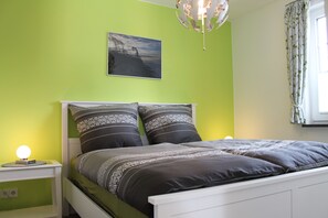 2 bedrooms, travel cot, free WiFi