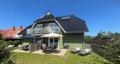 Perlentaucher - terrace, barbecue, close to the Bodden, Baltic Sea 6km away, washing machine