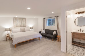 Nhà (3 Bedrooms) | 4 phòng ngủ, trang trí khác biệt 