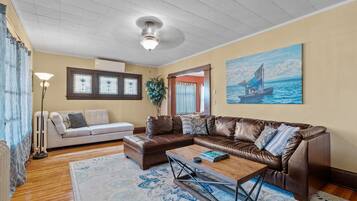 House (2 Bedrooms) | Property amenity
